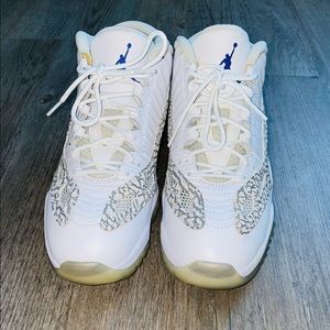 Jordan 11 low IE